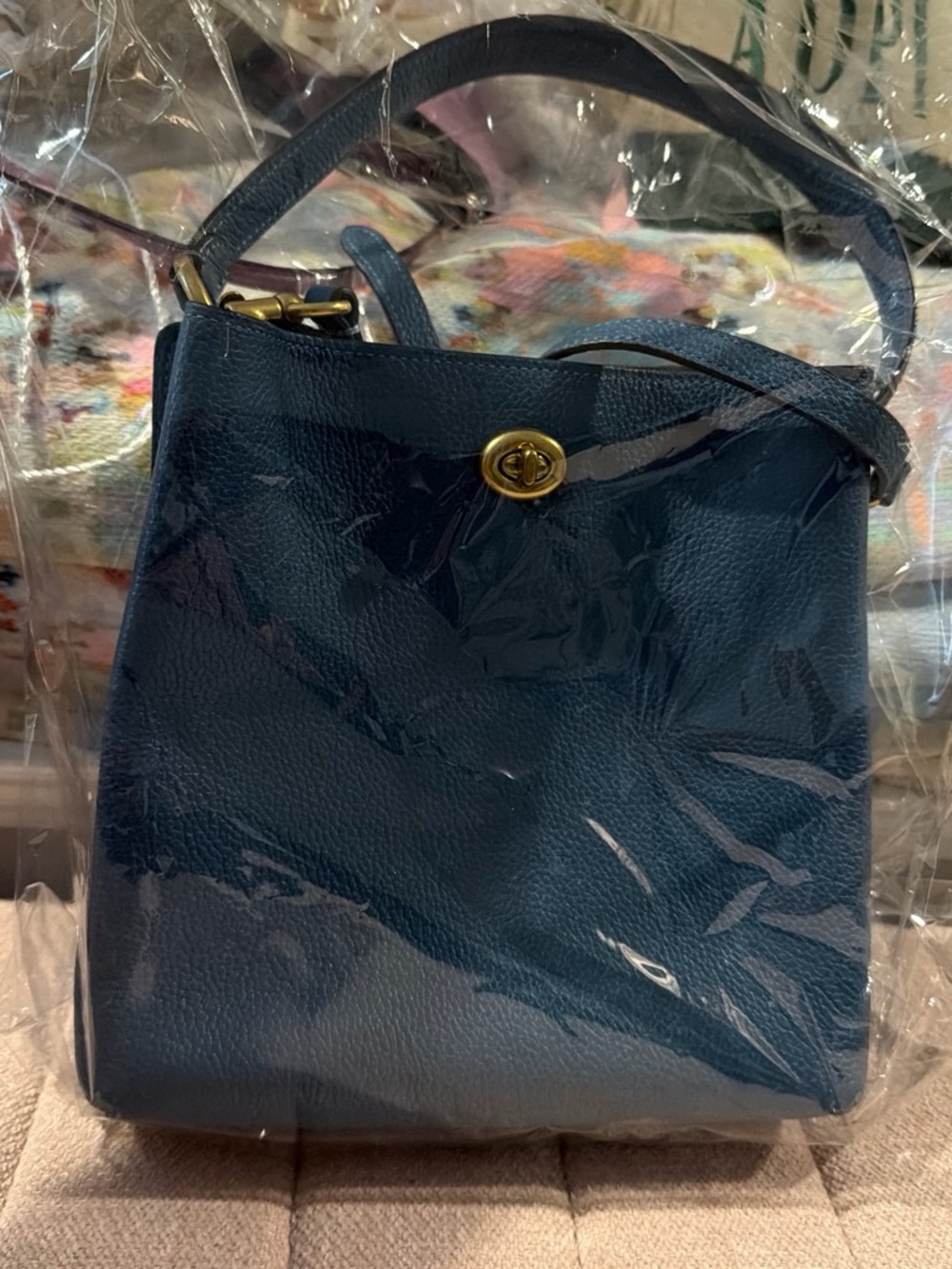 NEVER WORN Coach Navy Pebbled Leather Bucket Bag with Gold Turn-Lock